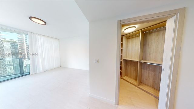 1000 Brickell Plaza 3915, Miami, FL 33131