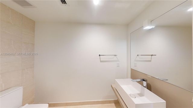 1000 Brickell Plaza 3915, Miami, FL 33131