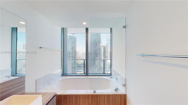 1000 Brickell Plaza 3915, Miami, FL 33131