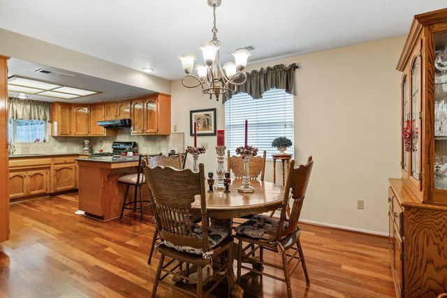 615 N Orange Avenue, Exeter, CA 93221