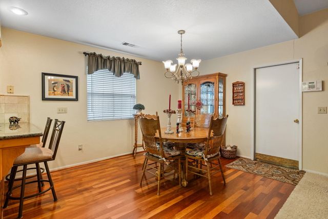 615 N Orange Avenue, Exeter, CA 93221