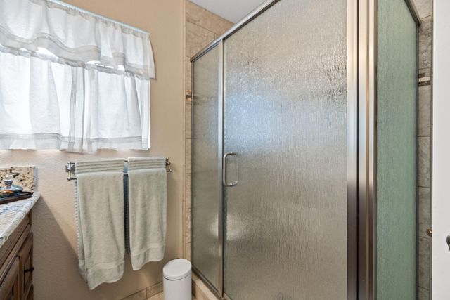 615 N Orange Avenue, Exeter, CA 93221