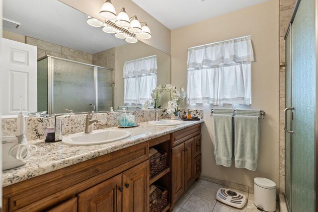 615 N Orange Avenue, Exeter, CA 93221