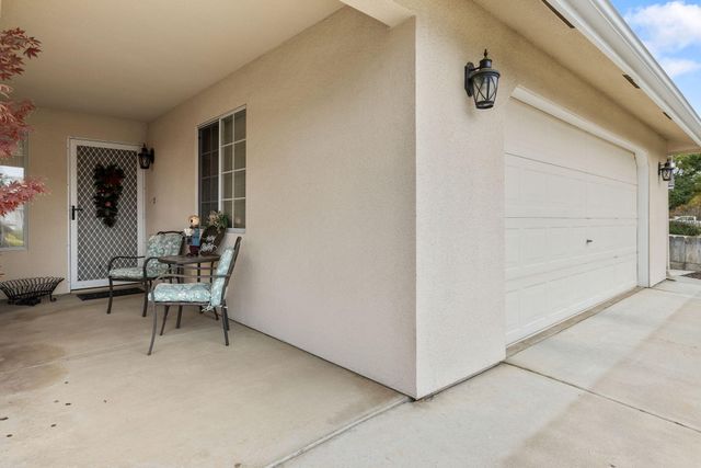 615 N Orange Avenue, Exeter, CA 93221