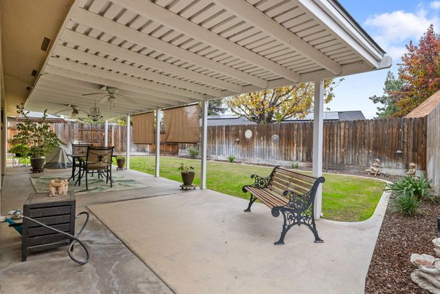 615 N Orange Avenue, Exeter, CA 93221