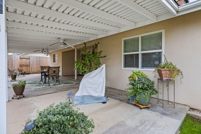 615 N Orange Avenue, Exeter, CA 93221