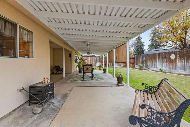 615 N Orange Avenue, Exeter, CA 93221