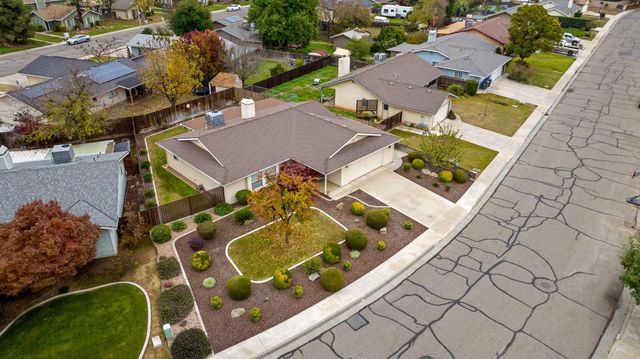 615 N Orange Avenue, Exeter, CA 93221