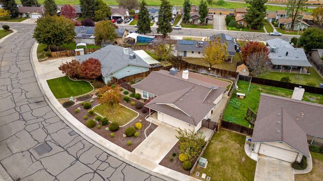 615 N Orange Avenue, Exeter, CA 93221