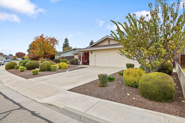 615 N Orange Avenue, Exeter, CA 93221