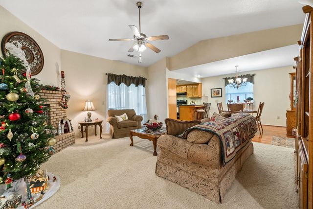 615 N Orange Avenue, Exeter, CA 93221