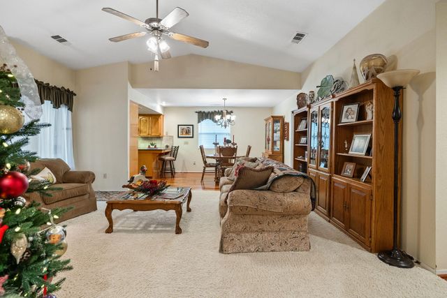 615 N Orange Avenue, Exeter, CA 93221