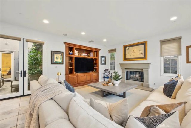 23 Seclusion, Irvine, CA 92618