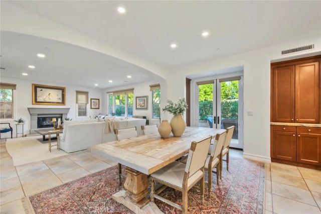 23 Seclusion, Irvine, CA 92618