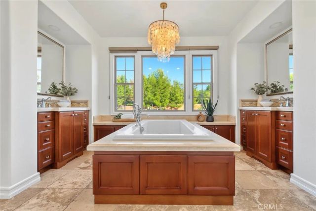 23 Seclusion, Irvine, CA 92618