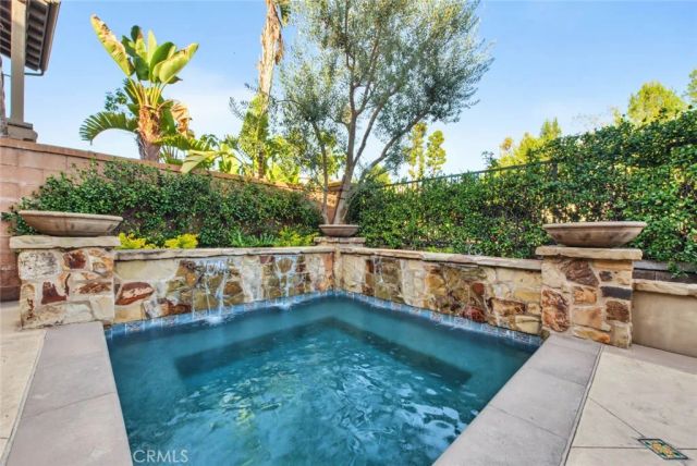 23 Seclusion, Irvine, CA 92618