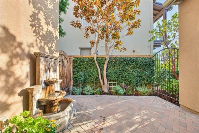 23 Seclusion, Irvine, CA 92618