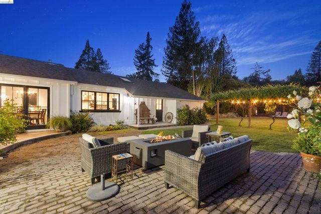 12 Woodland Rd, Orinda, CA 94563