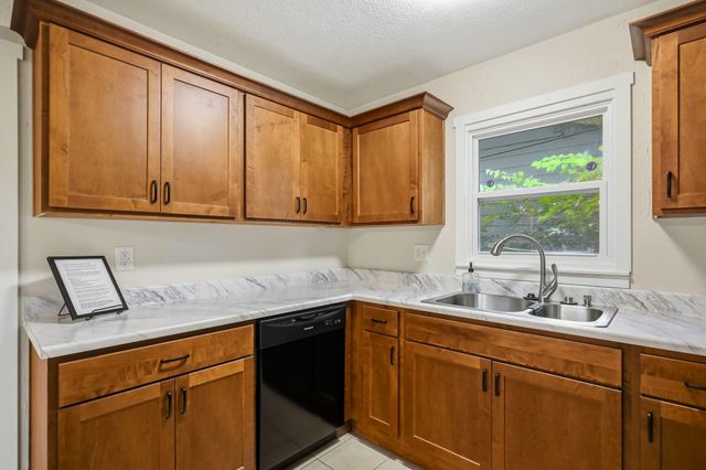 2308 S Delaware Avenue, Springfield, MO 65804