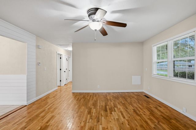 2308 S Delaware Avenue, Springfield, MO 65804