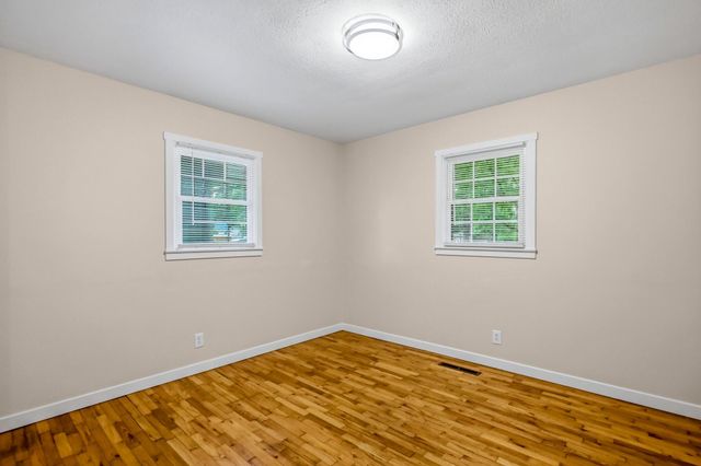 2308 S Delaware Avenue, Springfield, MO 65804