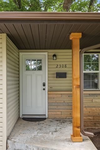 2308 S Delaware Avenue, Springfield, MO 65804
