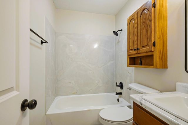 2308 S Delaware Avenue, Springfield, MO 65804