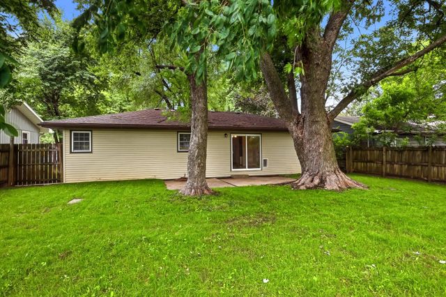 2308 S Delaware Avenue, Springfield, MO 65804