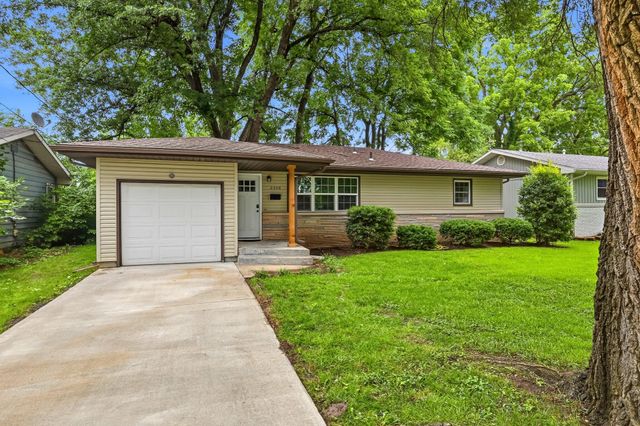 2308 S Delaware Avenue, Springfield, MO 65804