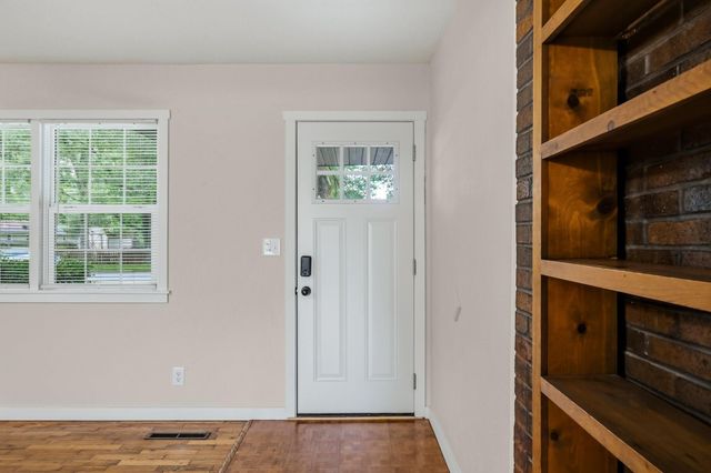 2308 S Delaware Avenue, Springfield, MO 65804