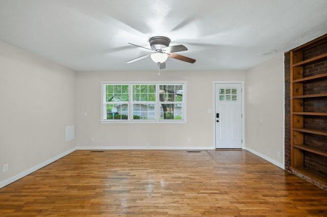 2308 S Delaware Avenue, Springfield, MO 65804