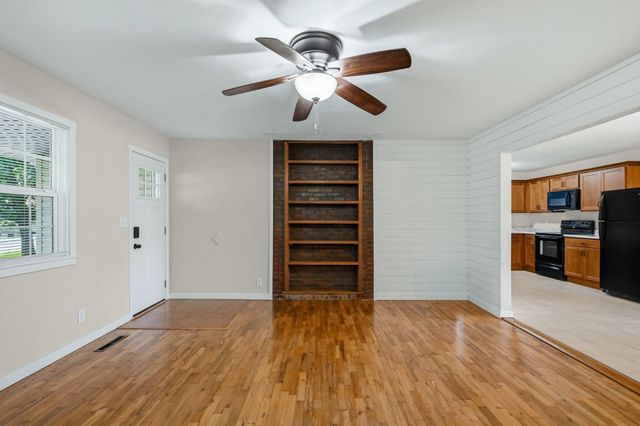 2308 S Delaware Avenue, Springfield, MO 65804