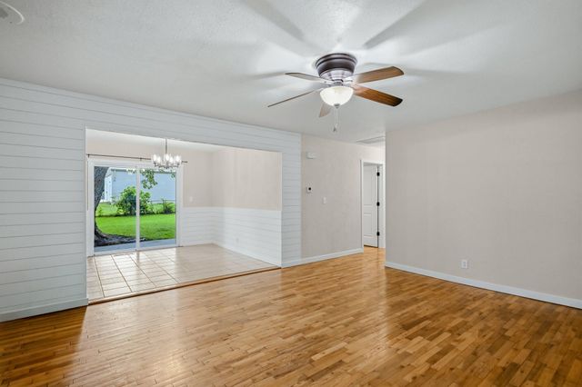 2308 S Delaware Avenue, Springfield, MO 65804
