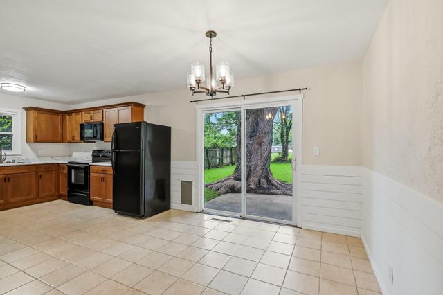 2308 S Delaware Avenue, Springfield, MO 65804