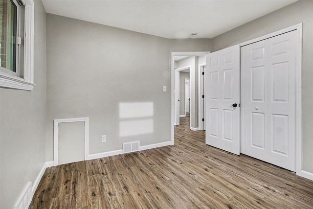 36891 Thinbark Street, Wayne, MI 48184