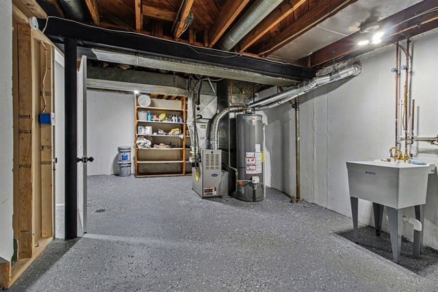 36891 Thinbark Street, Wayne, MI 48184