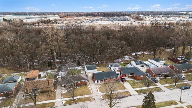 36891 Thinbark Street, Wayne, MI 48184