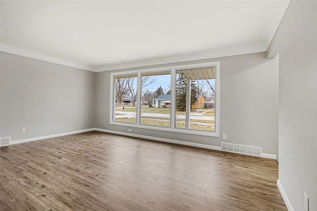 36891 Thinbark Street, Wayne, MI 48184