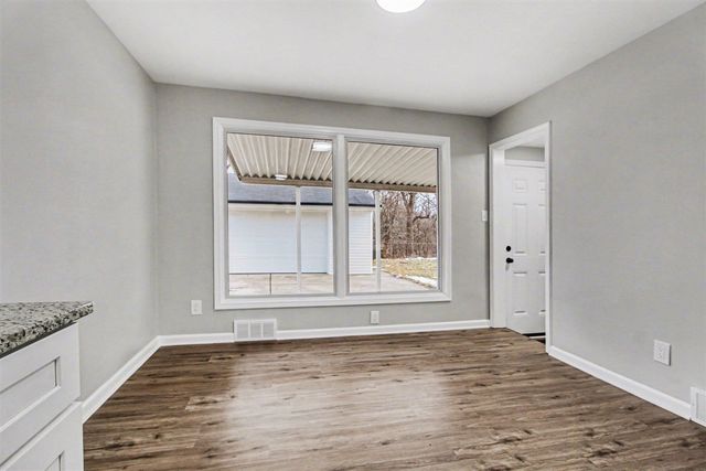 36891 Thinbark Street, Wayne, MI 48184