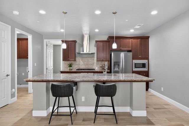 2446 S Claremont, Fresno, CA 93727