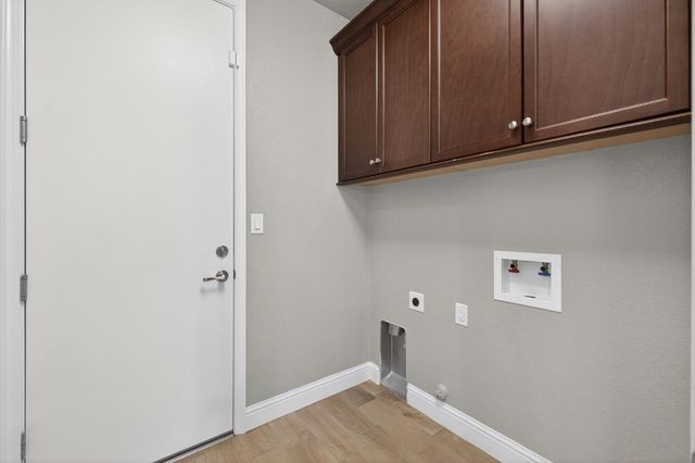 2446 S Claremont, Fresno, CA 93727