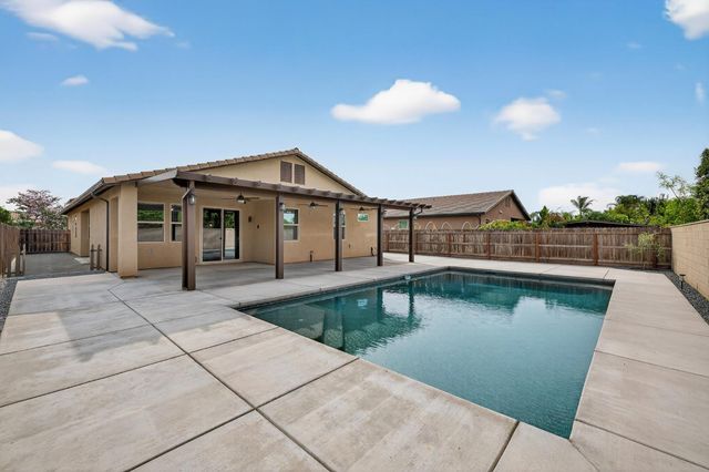 2446 S Claremont, Fresno, CA 93727