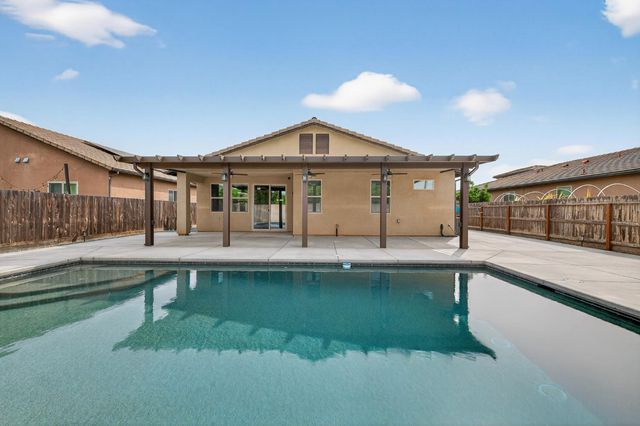 2446 S Claremont, Fresno, CA 93727