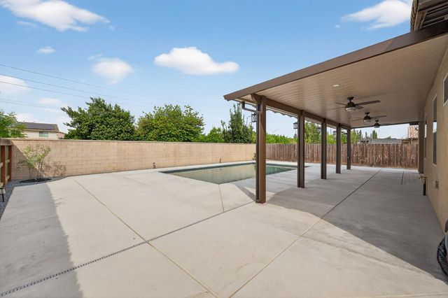 2446 S Claremont, Fresno, CA 93727