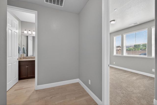 2446 S Claremont, Fresno, CA 93727