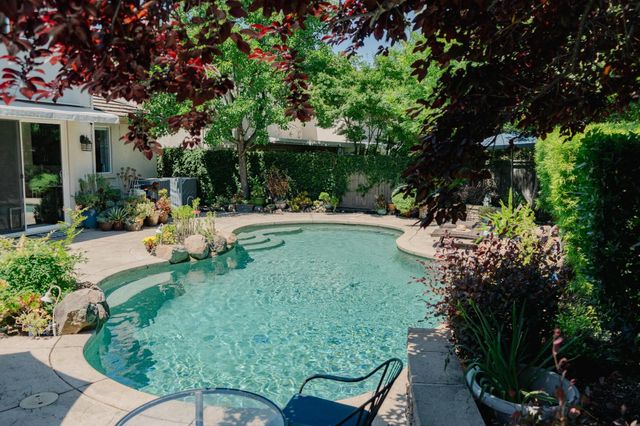 1481 Grey Owl Cir, Roseville, CA 95661