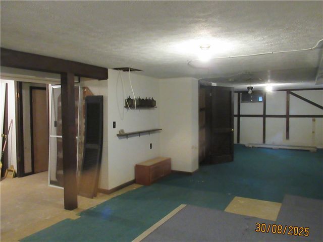 9 Jefferson Avenue, Leroy, NY 14482