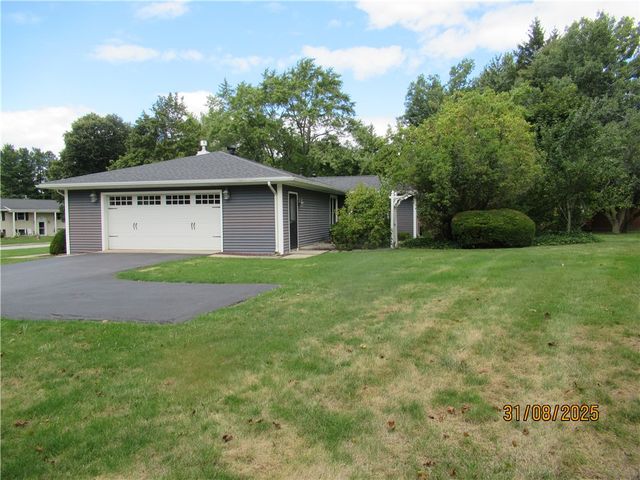 9 Jefferson Avenue, Leroy, NY 14482