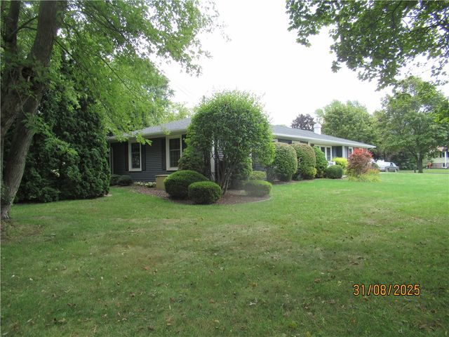 9 Jefferson Avenue, Leroy, NY 14482
