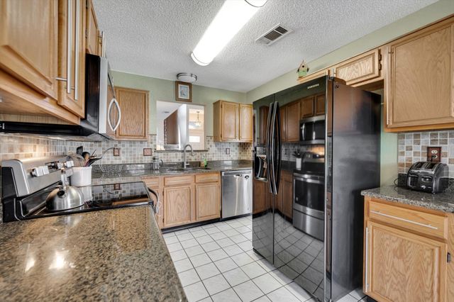 4212 Maryanne Place, Haltom City, TX 76137